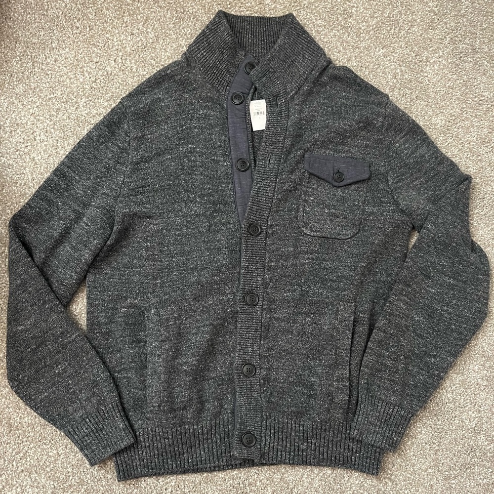 GAP NWT Men’s Cable Knit Cardigan
